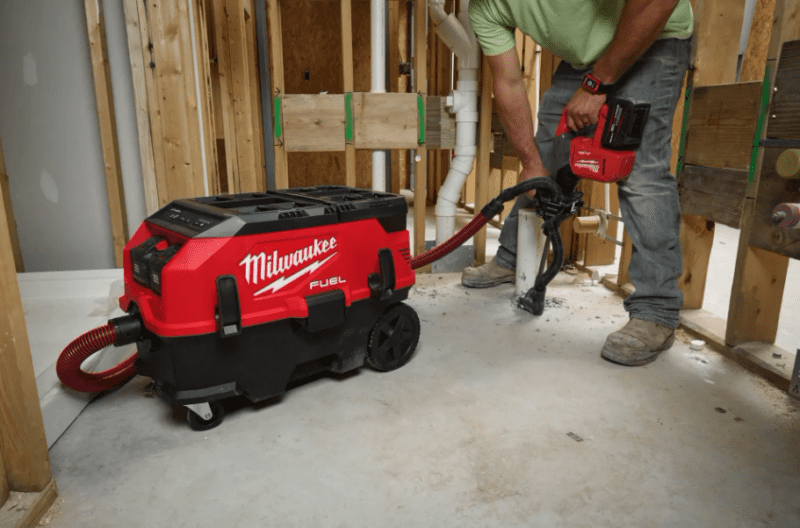 Milwaukee 9-gallon dust extractor